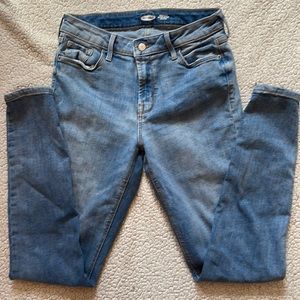 Old Navy Rockstar Super Skinny Mid-Rise Jeans